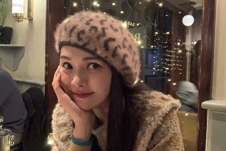  Taiwanese singer Annie Yi rebukes netizen who criticised her looks