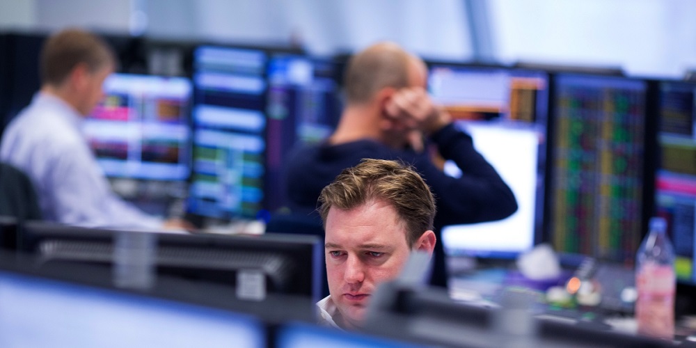 FTSE 100 loses Thursday’s gains to close firmly in red as US virus fears swirl