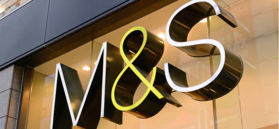  Marks and Spencer to axe 950 as restructuring speeds up