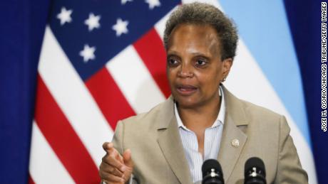  18 police officers injured in Chicago protest