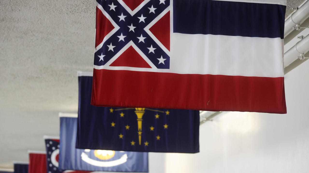  Mississippi governor signs historic bill removing Confederate symbol from flag