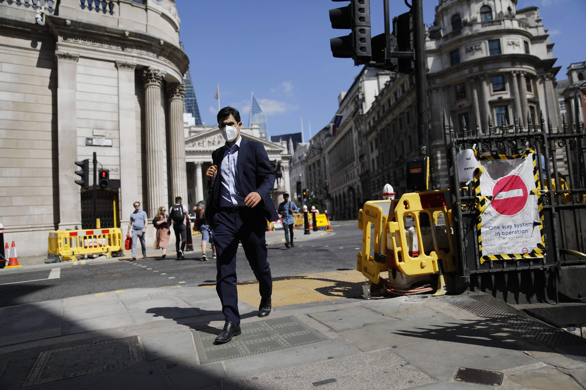 Scientists: Prepare for coronavirus to be around for decades