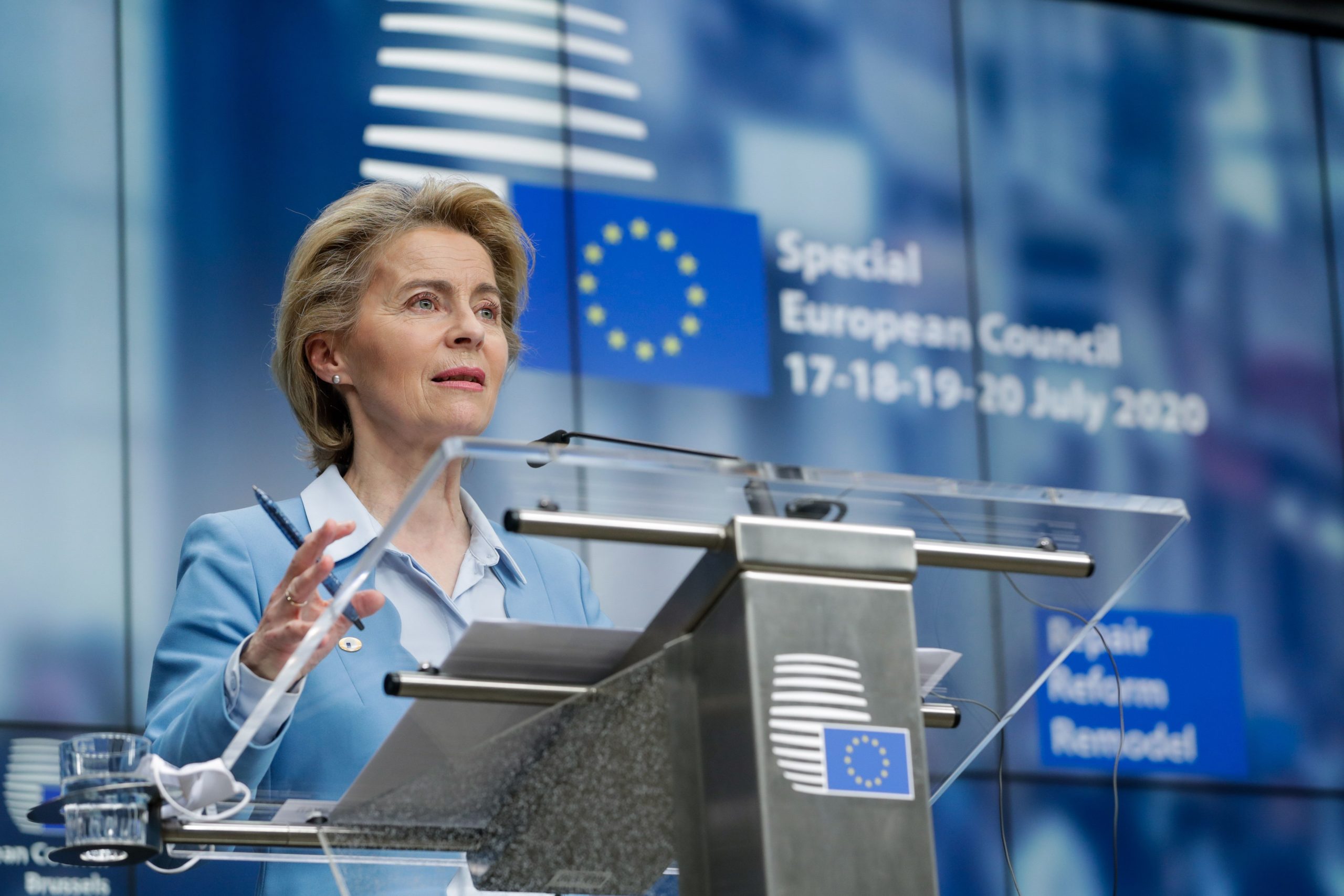 Von der Leyen laments regrettable cuts in budget accord