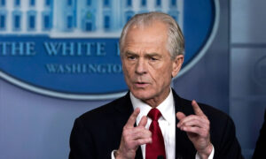 Navarro: Expect Trump Administration to Take More Action on TikTok, WeChat