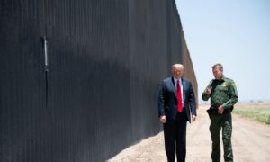 Trump: Privately-Funded Border Wall Done to Make Me Look Bad