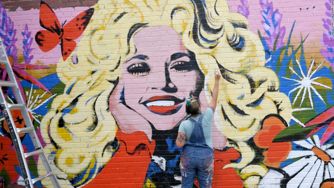 A new mural honors Dolly Parton and her thoughts on Black Lives Matter