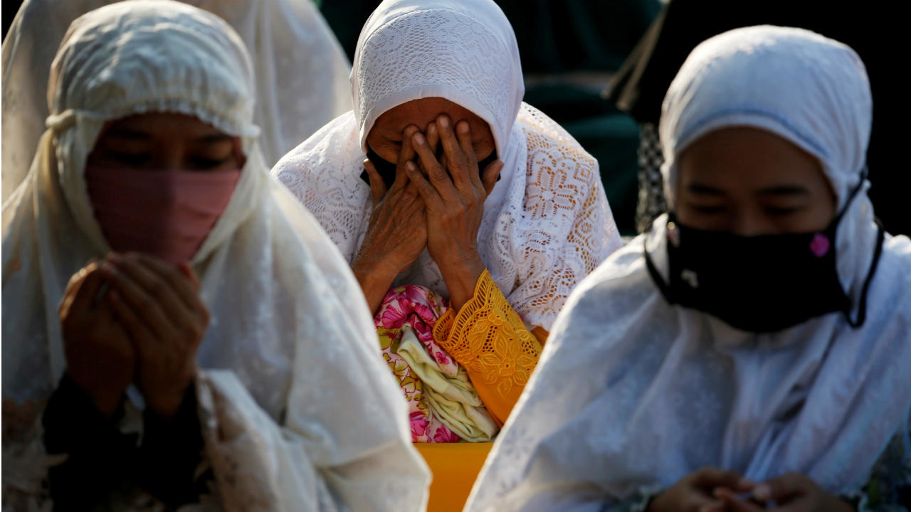 Muslims around the world perform Eid prayers amid Covid-19 pandemic distancing