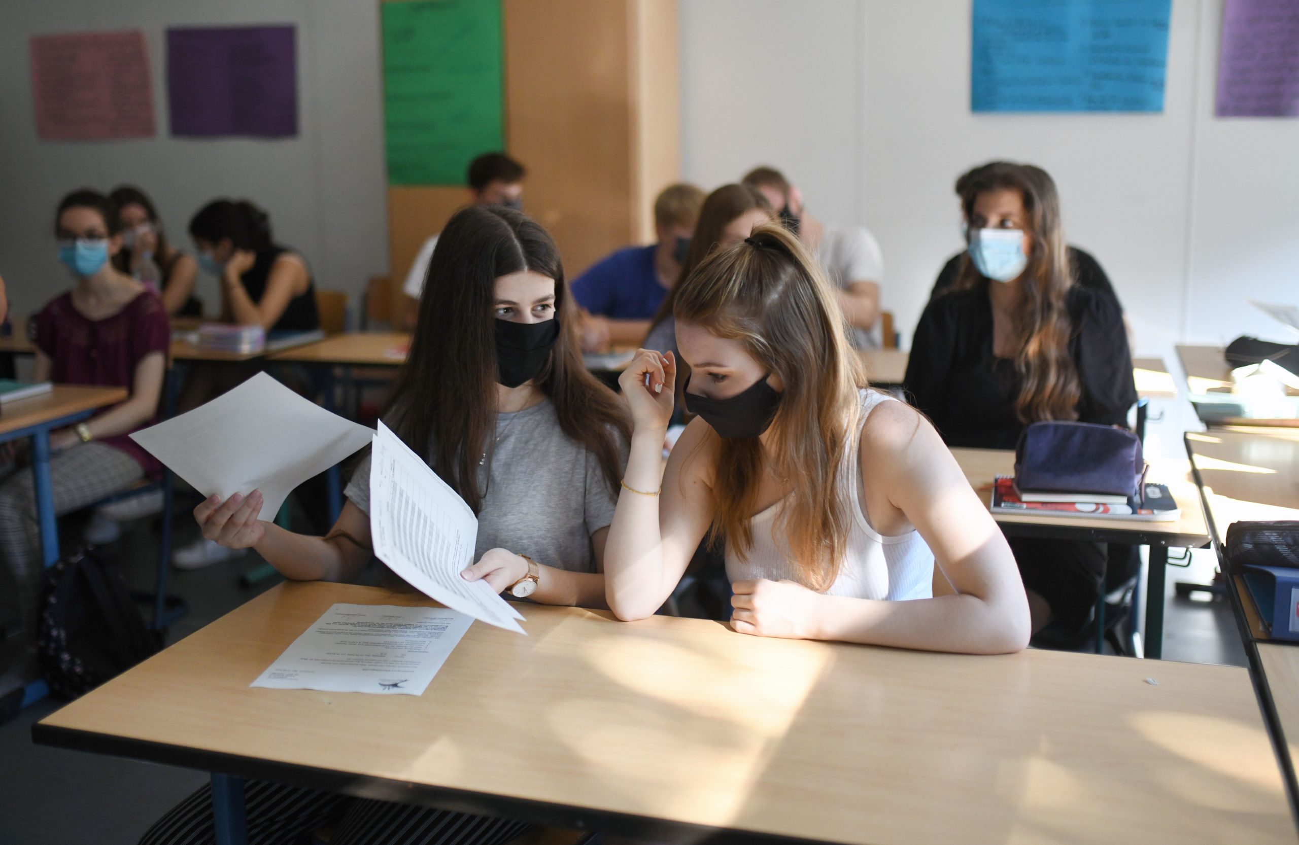 Face masks, smaller classes and distanced desks: Europes back-to-school plan