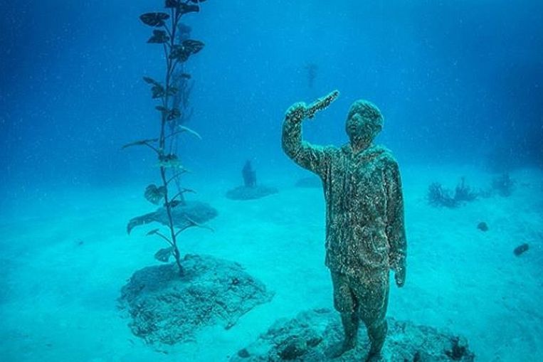  Underwater art museum opens at Great Barrier Reef