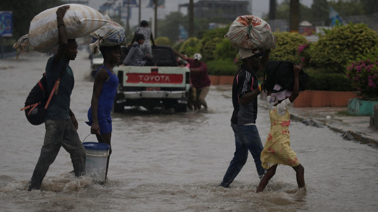  Twin hurricanes head for US after deadly storm hits Haiti, Dominican Republic