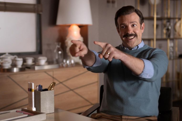  Jason Sudeikis is an American football coach training a soccer team in comedy Ted Lasso