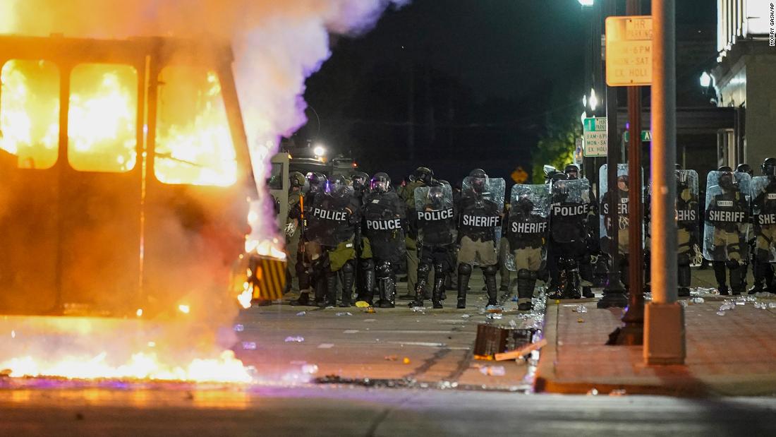  Kenosha protesters arrested for breaking curfew while police supporters were allowed to ‘roam,’ lawsuit says