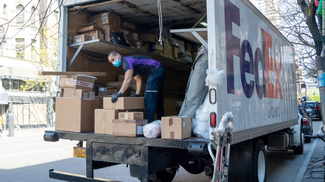  FedEx is hiring 70,000 workers to meet holiday season demand