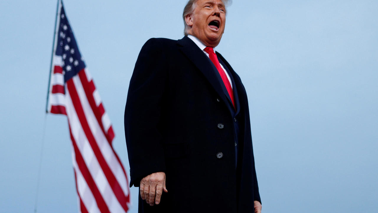  Trump says US Supreme Court nominee will be a woman