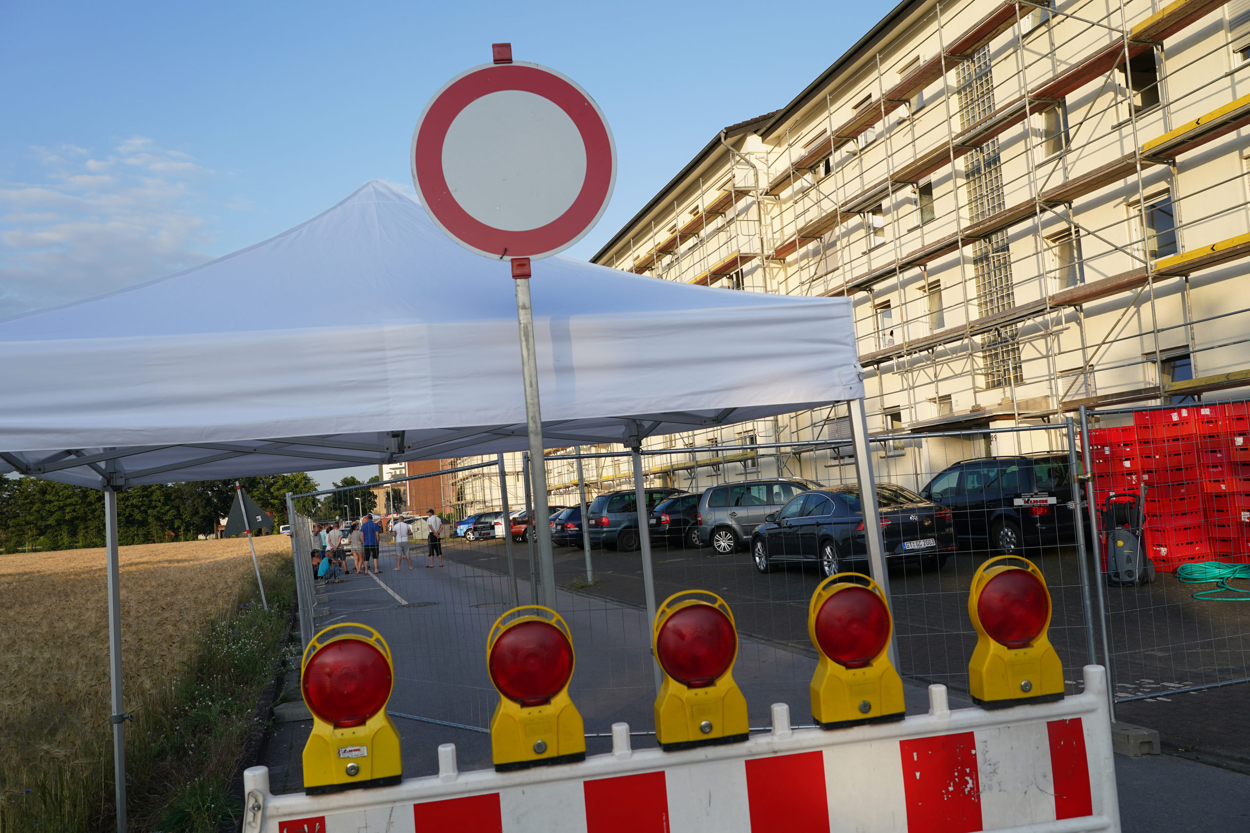  More than 800 German police raid meat industry in foreign workers probe