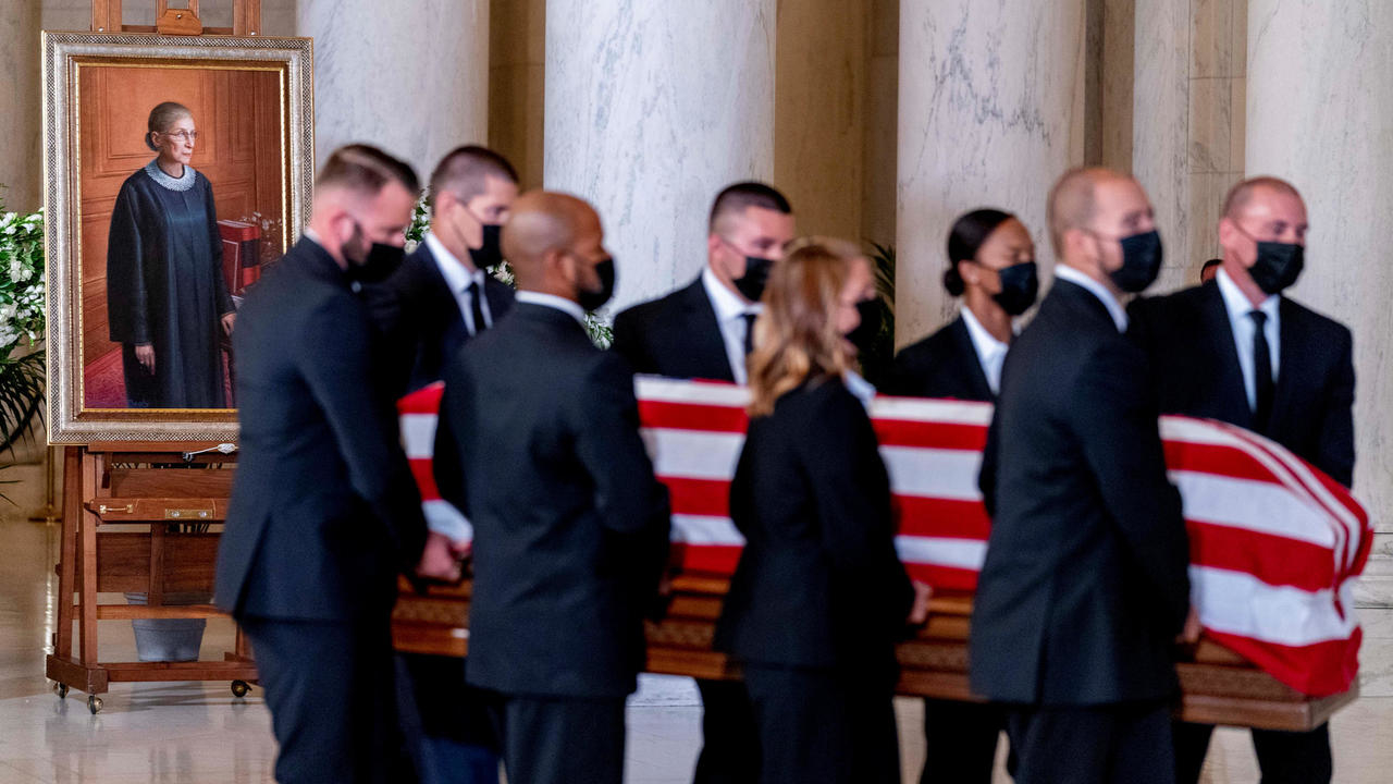  Mourners pay homage to Ruth Bader Ginsburg at US Supreme Court