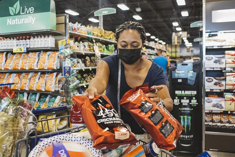  Seven ways the pandemic has changed how Americans shop for food