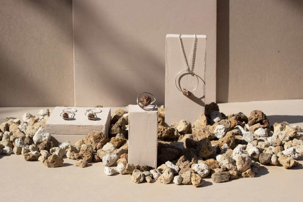 Lava in Homes: Volcanic eruptions set off decorative designs