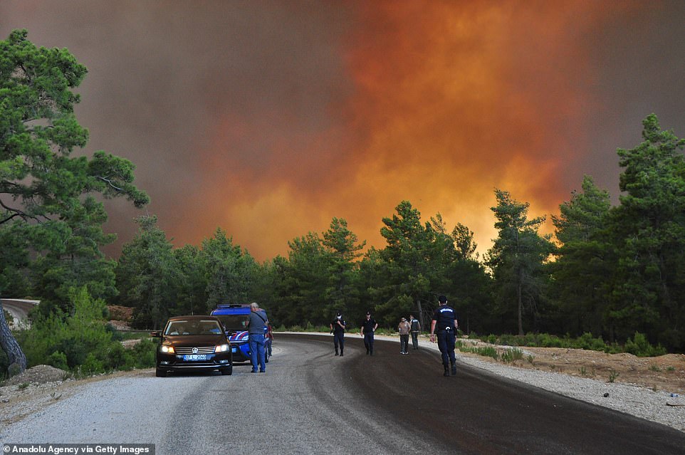 Forest fires rage in Italy and Turkey, causing mass evacuations