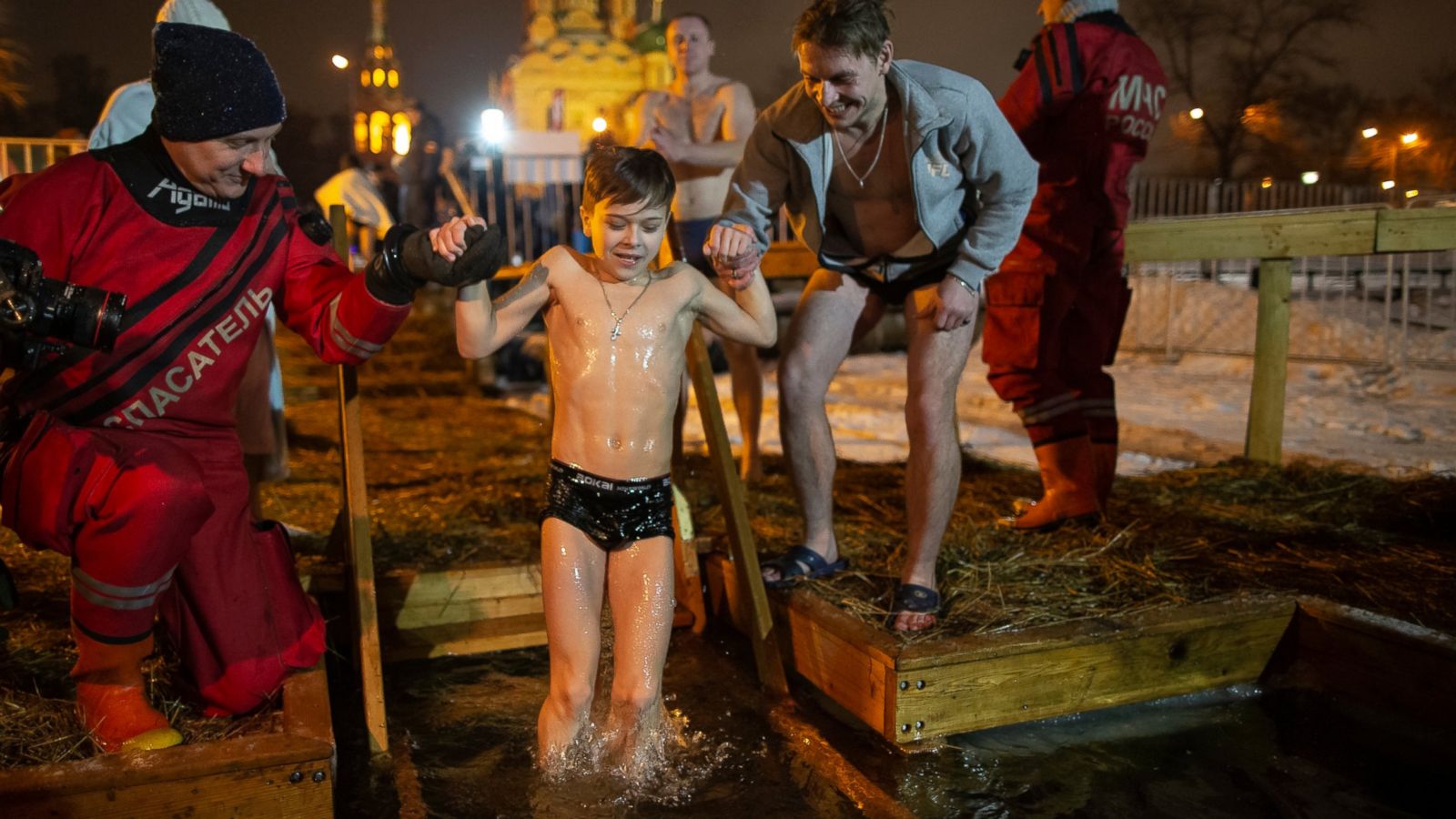  Russian Christians Mark Epiphany by Taking a Dip in Freezing Water