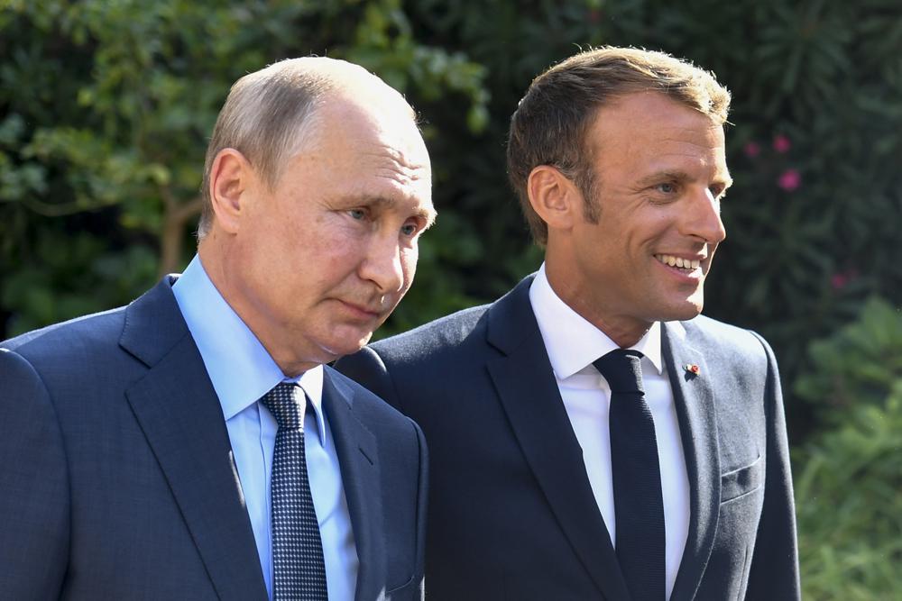 Macron who is all set to meet Russian President Vladimir Putin before stepping into Ukraine has discussed ongoing diplomatic issues with Joe Biden on a call.