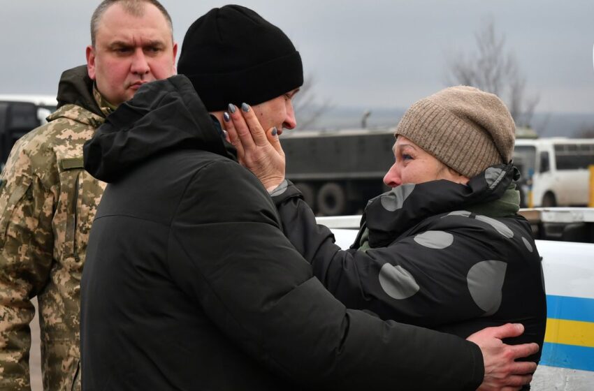  Sad Stories of Families Divided at Ukraine Borders