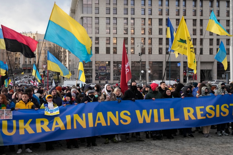  Ukrainians Urged to Defend their Capital