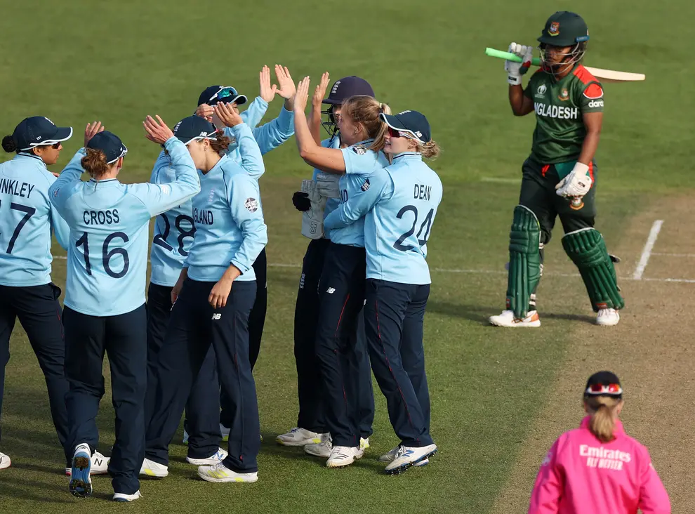 England Women cricket team celebrating victory