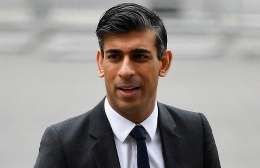  Rishi Sunak requests ministerial interests review amid tax row