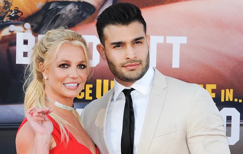  Britney Spears Expects Her First Child With Sam Asghari