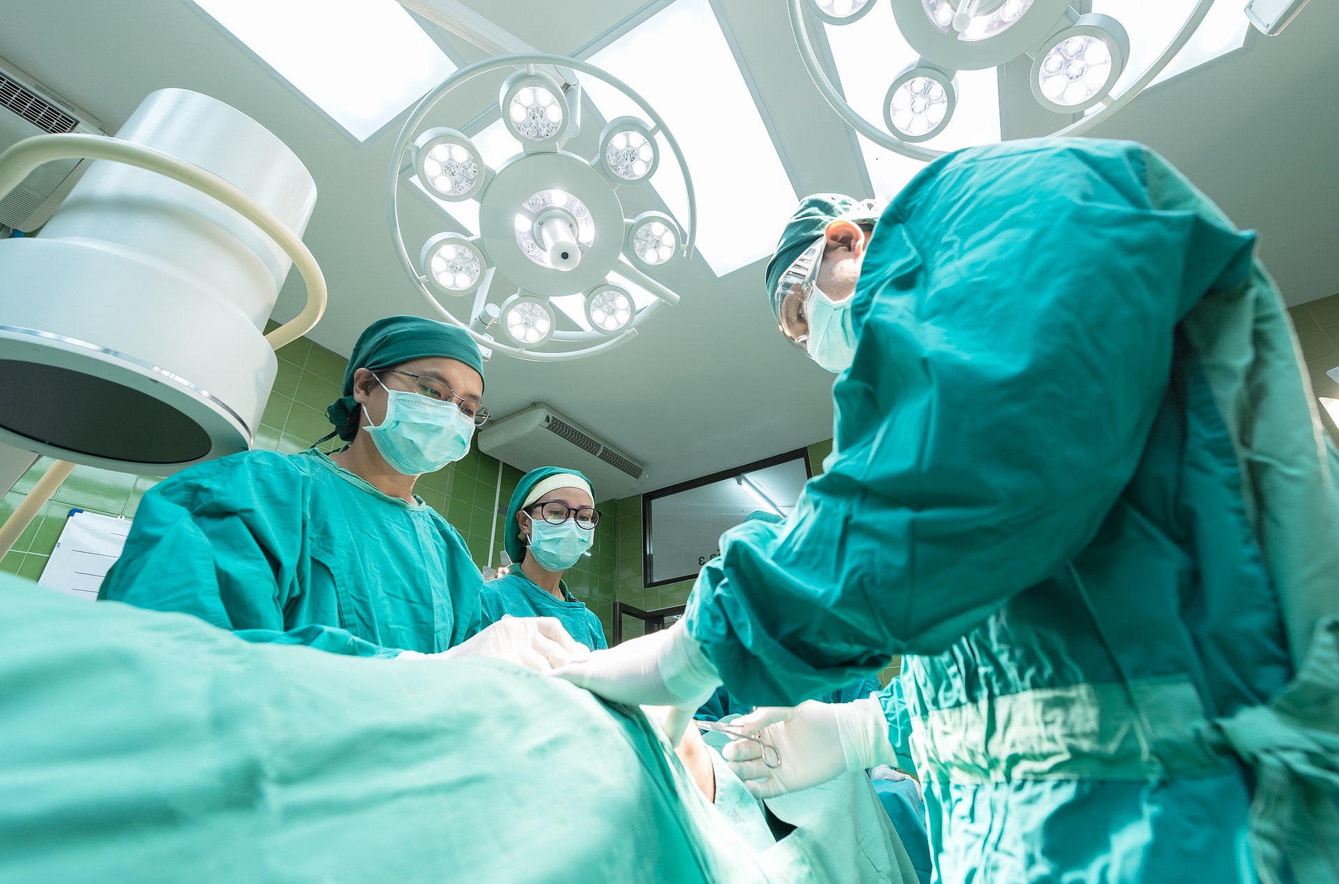 Doctors performing surgery in Operation theater