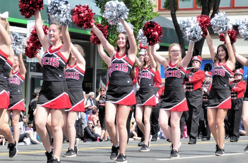  6 Amazing Benefits Of Cheerleading For You