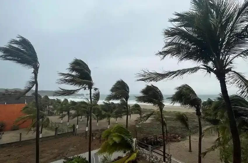  10 Dead, 20 Missing in Mexico Hurricane