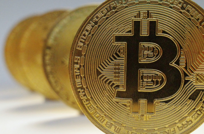  BITCOIN: Bullish Hopes as Bitcoin Spikes to a 3-Week High 