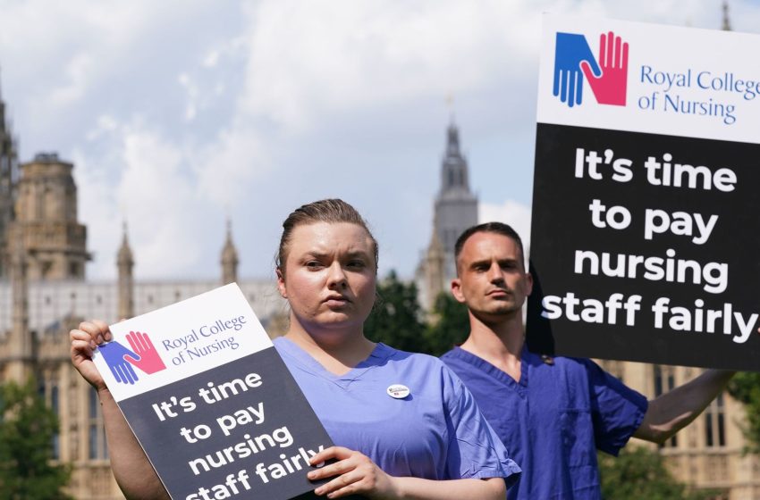  London Witnesses Biggest Nurse Strike