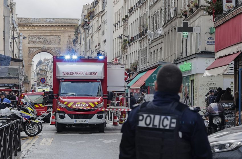  Three Killed in Paris Shooting