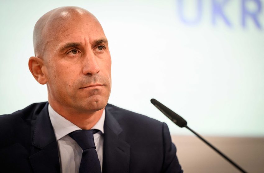  Spanish Football Head Rubiales Resigns Over Kiss