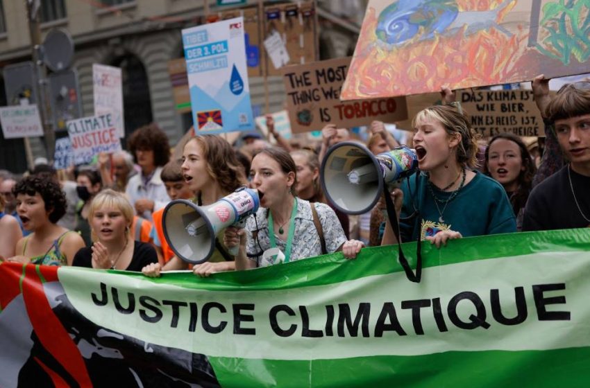  Bern Sees Unprecedented Climate Change Protest Ahead of Elections