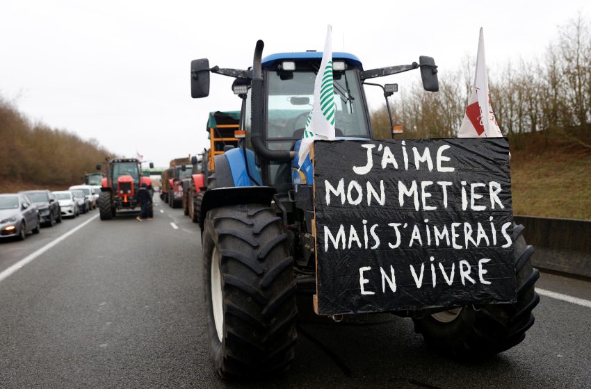  “Fed up” French Farmers Intensify Calls on Government amid Ongoing Protests