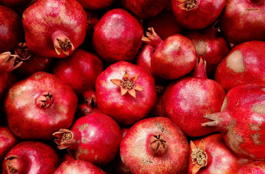  The benefits of eating pomegranate for heart health