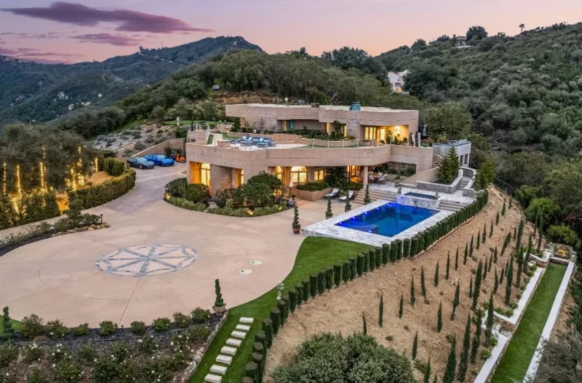  Impressive Features of Celebrity Homes: One of Them Has a Helipad