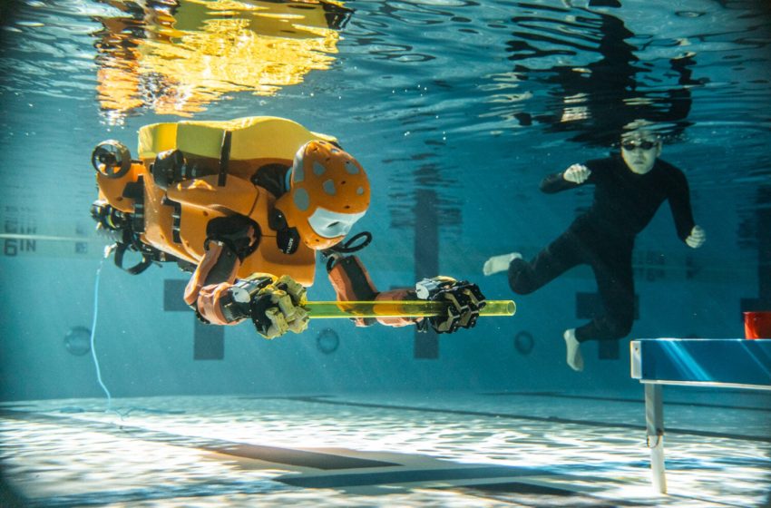  Robot swims underwater autonomously using artificial intelligence