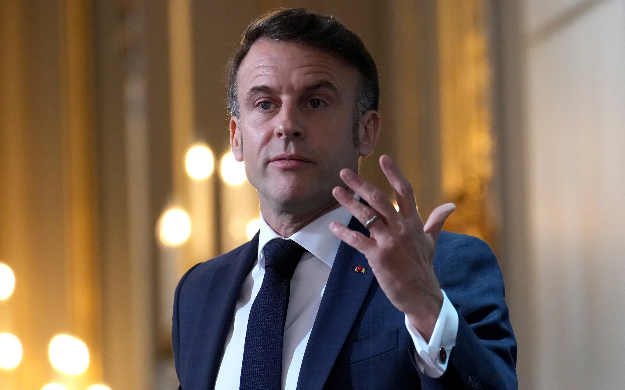 Macron stresses the need to respect the ceasefire agreement in Gaza