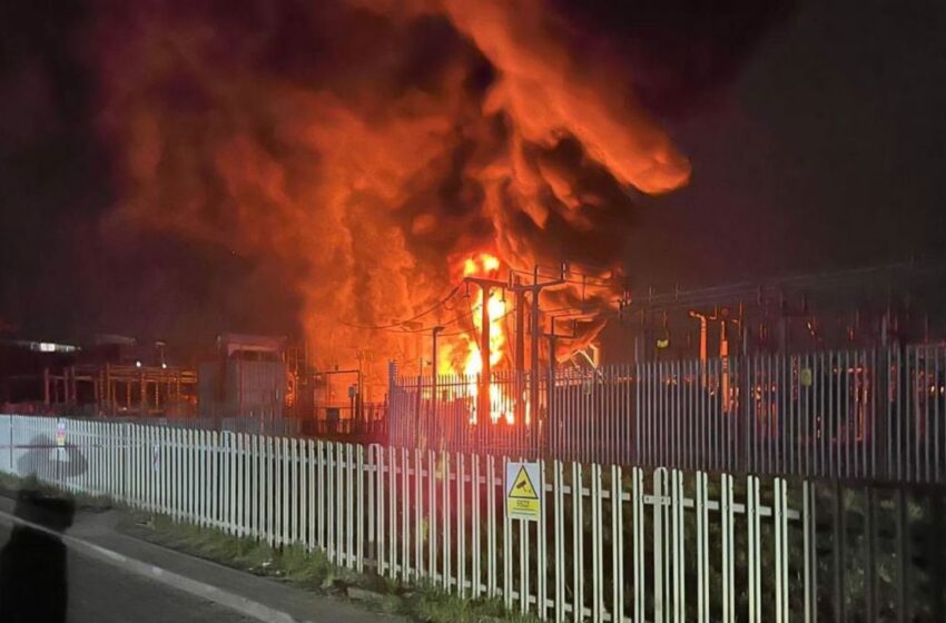  A huge fire caused Heathrow Airport to close.