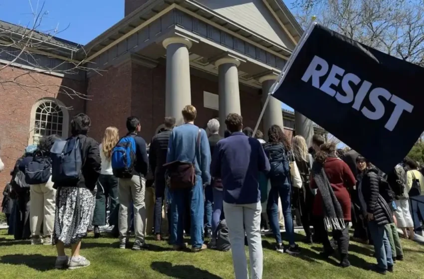  Trump revokes Harvard’s permit for international students