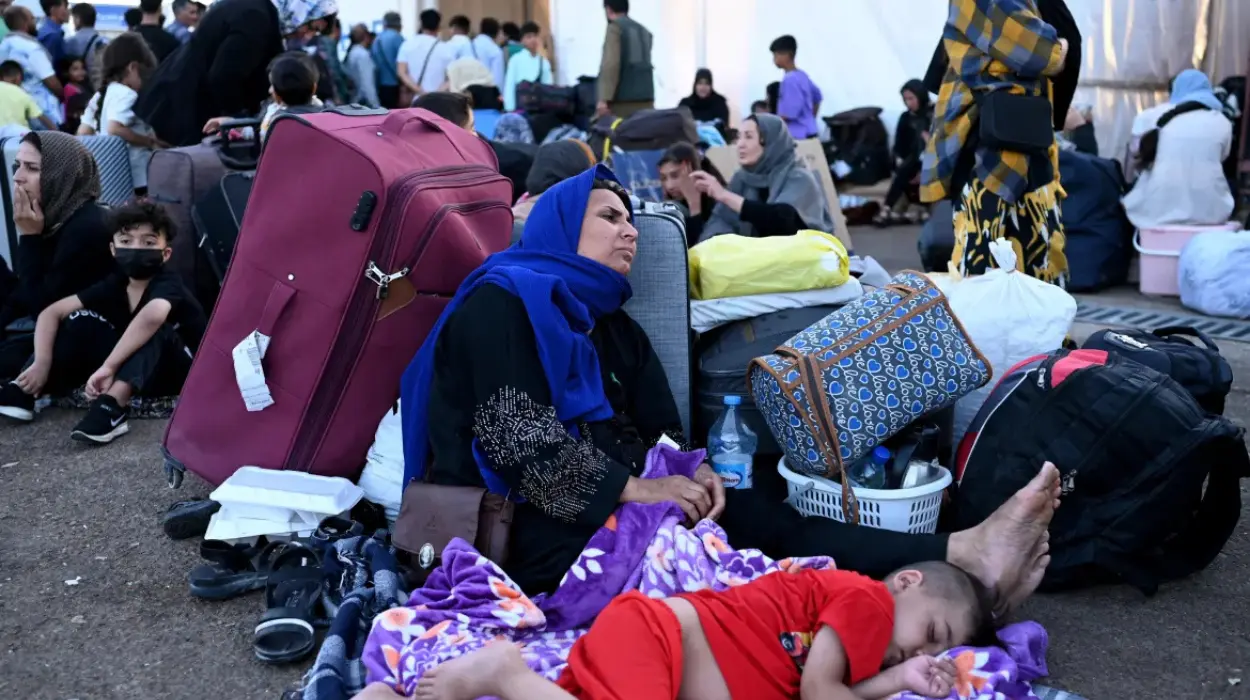 450K Afghans return from Iran and UN, IOM warn of crisis