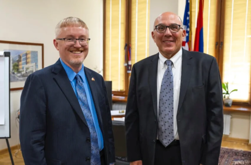  Canadian Ambassador Andrew Turner meets Armenian president