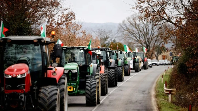 EU proposes €300bn support package for farmers in budget